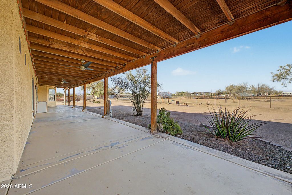 Image 25 of property listing at 33399 N KAREN Lane, San Tan Valley, AZ 85143