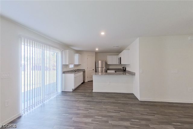 4020 Garden BLVD, Cape Coral, FL 33909