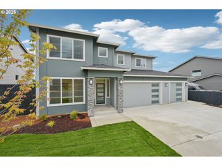 310 W 20TH Way, La Center, WA 98629
