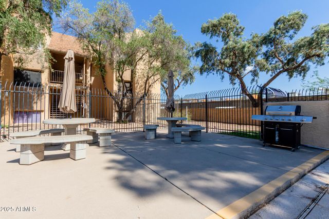 18811 N 19TH Avenue 2004, Phoenix, AZ 85027