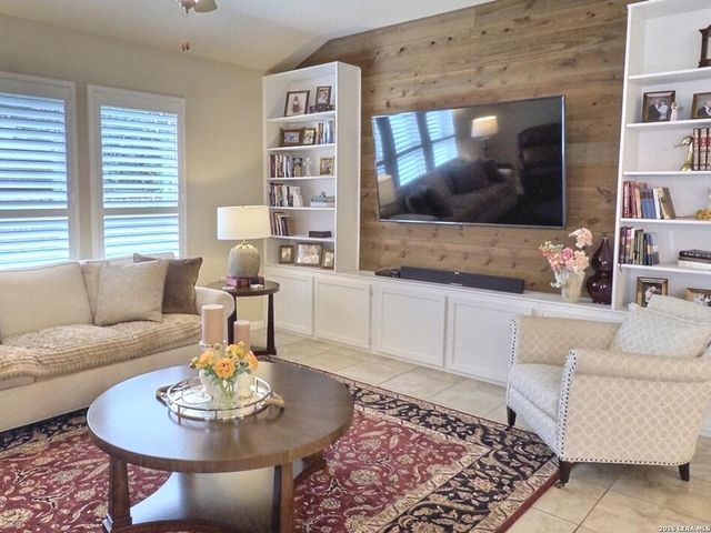 462 PECAN MDWS, New Braunfels, TX 78130