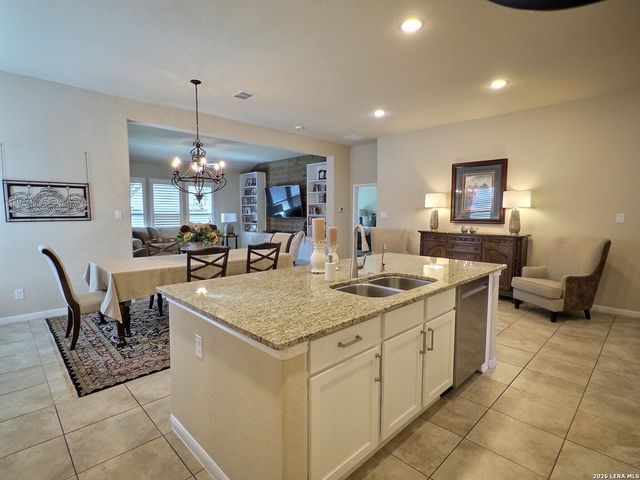 462 PECAN MDWS, New Braunfels, TX 78130