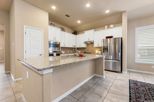 462 PECAN MDWS, New Braunfels, TX 78130