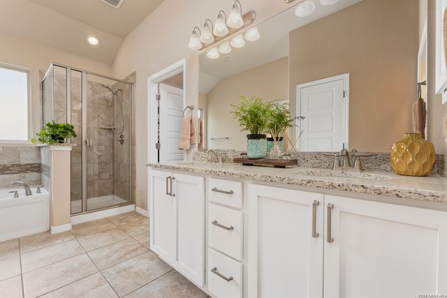 462 PECAN MDWS, New Braunfels, TX 78130