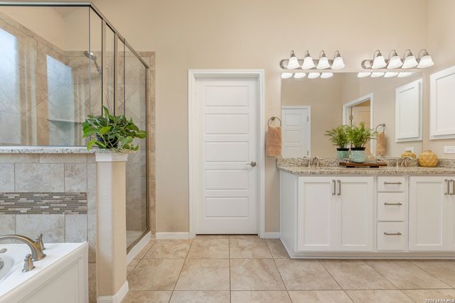 462 PECAN MDWS, New Braunfels, TX 78130
