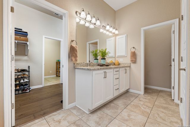 462 PECAN MDWS, New Braunfels, TX 78130
