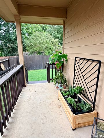 462 PECAN MDWS, New Braunfels, TX 78130