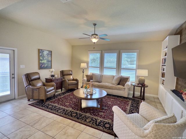 462 PECAN MDWS, New Braunfels, TX 78130