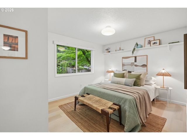 17500 HILL Way, Lake Oswego, OR 97035