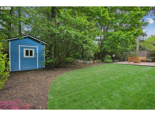 17500 HILL Way, Lake Oswego, OR 97035