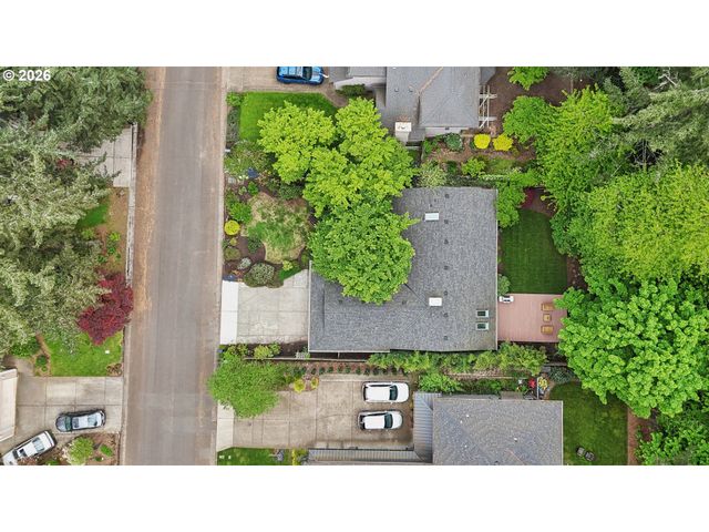 17500 HILL Way, Lake Oswego, OR 97035