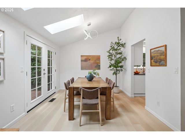 17500 HILL Way, Lake Oswego, OR 97035