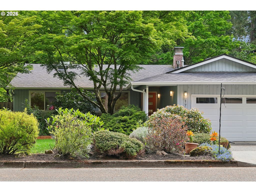 17500 HILL Way, Lake Oswego, OR 97035