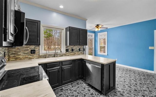 8 Knoll Brook Court, Greensboro, NC 27407