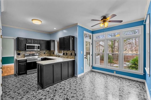 8 Knoll Brook Court, Greensboro, NC 27407