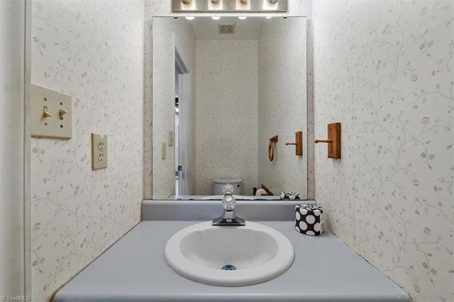 8 Knoll Brook Court, Greensboro, NC 27407