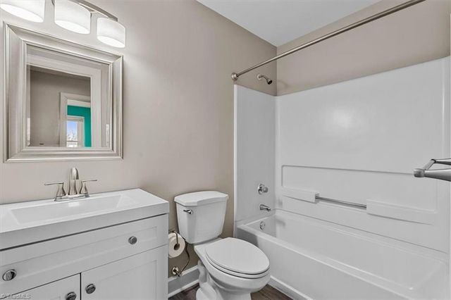 8 Knoll Brook Court, Greensboro, NC 27407