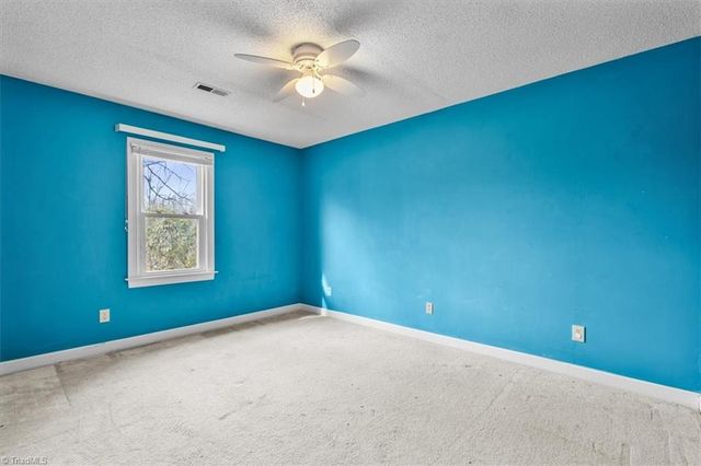 8 Knoll Brook Court, Greensboro, NC 27407