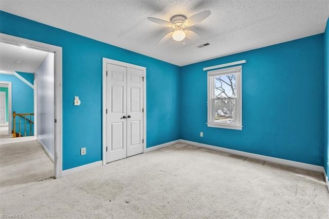 8 Knoll Brook Court, Greensboro, NC 27407