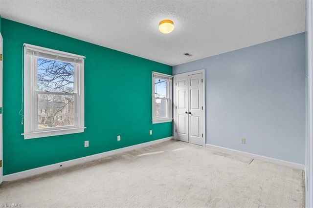 8 Knoll Brook Court, Greensboro, NC 27407