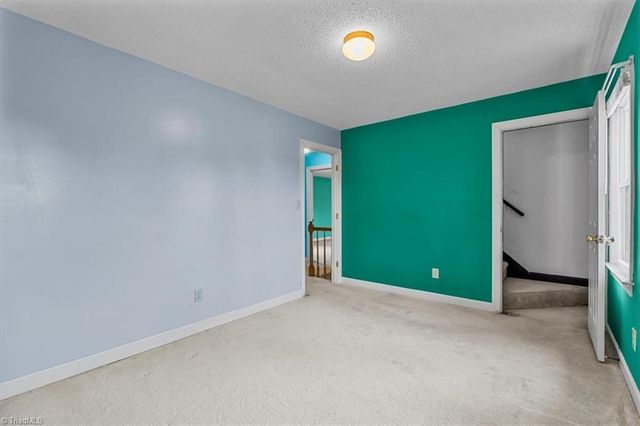 8 Knoll Brook Court, Greensboro, NC 27407