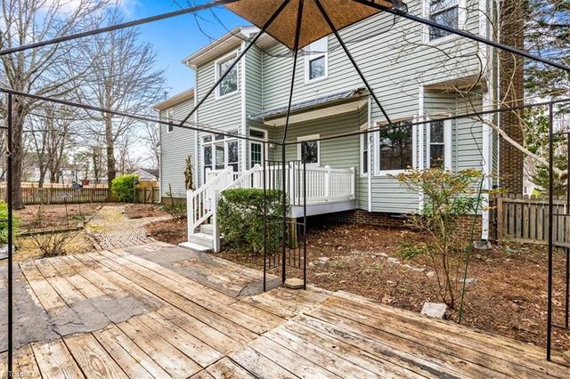 8 Knoll Brook Court, Greensboro, NC 27407