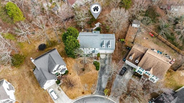 8 Knoll Brook Court, Greensboro, NC 27407