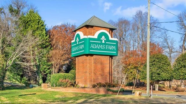 8 Knoll Brook Court, Greensboro, NC 27407