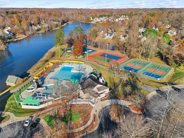 8 Knoll Brook Court, Greensboro, NC 27407