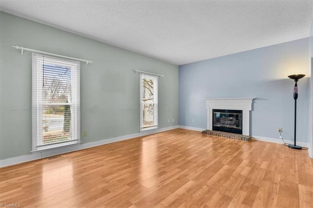 8 Knoll Brook Court, Greensboro, NC 27407