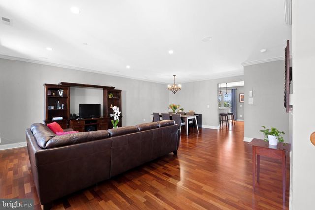 203 CAPTAINS WAY, Philadelphia, PA 19146