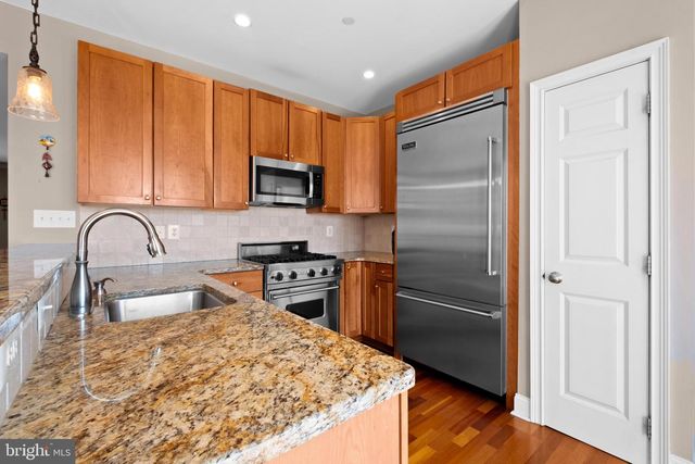 203 CAPTAINS WAY, Philadelphia, PA 19146