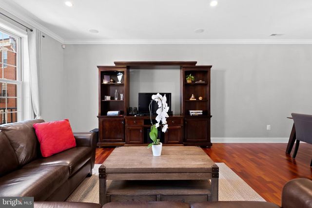 203 CAPTAINS WAY, Philadelphia, PA 19146