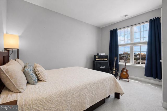 203 CAPTAINS WAY, Philadelphia, PA 19146