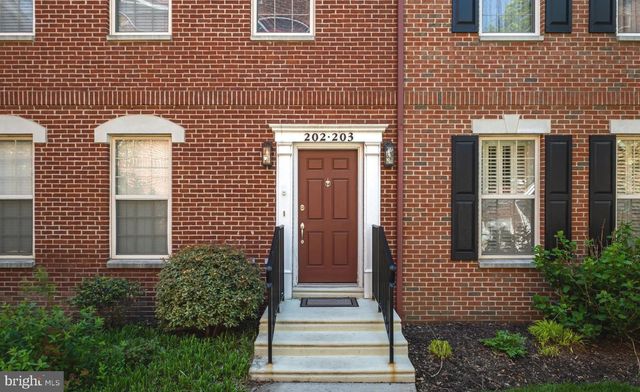 203 CAPTAINS WAY, Philadelphia, PA 19146