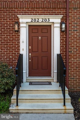 203 CAPTAINS WAY, Philadelphia, PA 19146