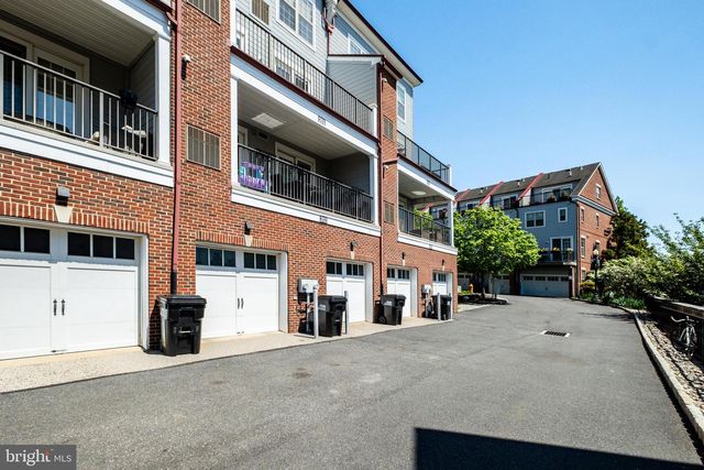 203 CAPTAINS WAY, Philadelphia, PA 19146
