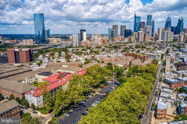 203 CAPTAINS WAY, Philadelphia, PA 19146