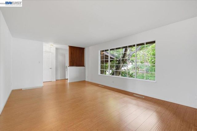 4977 Proctor Rd, Castro Valley, CA 94546