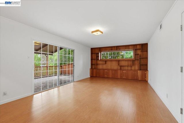 4977 Proctor Rd, Castro Valley, CA 94546