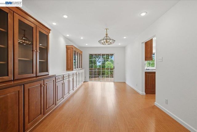 4977 Proctor Rd, Castro Valley, CA 94546