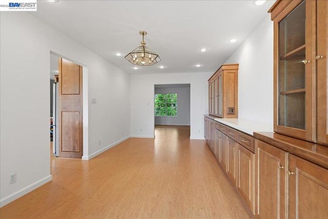 4977 Proctor Rd, Castro Valley, CA 94546