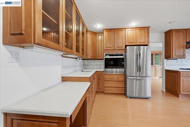 4977 Proctor Rd, Castro Valley, CA 94546