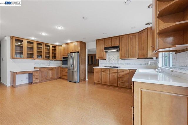 4977 Proctor Rd, Castro Valley, CA 94546