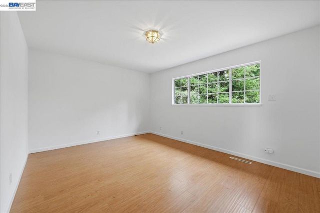 4977 Proctor Rd, Castro Valley, CA 94546