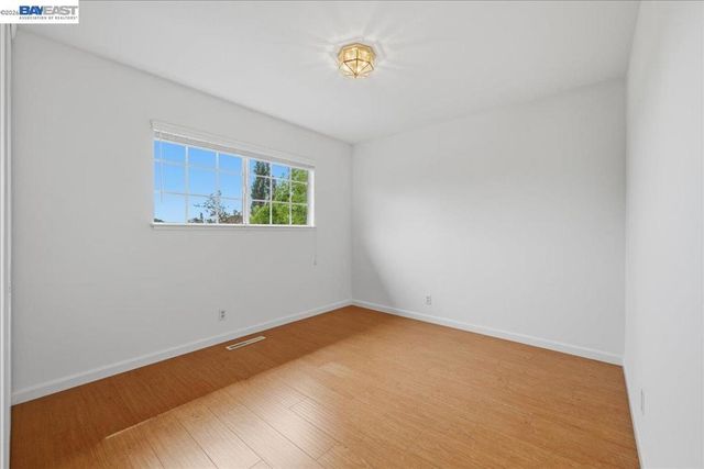 4977 Proctor Rd, Castro Valley, CA 94546