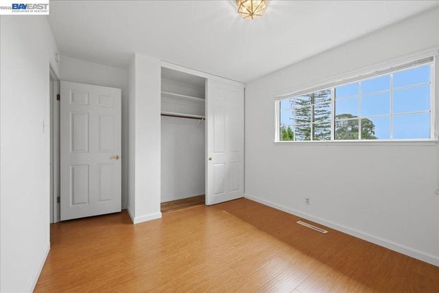 4977 Proctor Rd, Castro Valley, CA 94546