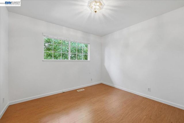 4977 Proctor Rd, Castro Valley, CA 94546