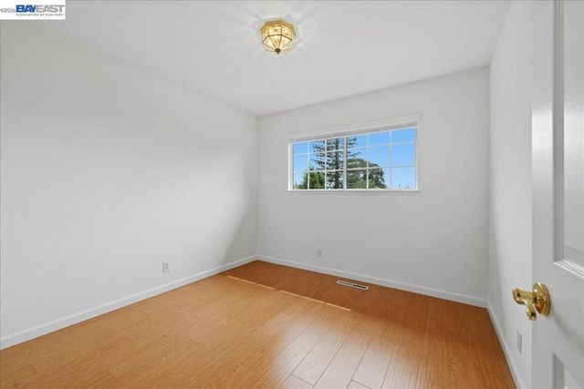 4977 Proctor Rd, Castro Valley, CA 94546