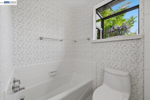 4977 Proctor Rd, Castro Valley, CA 94546